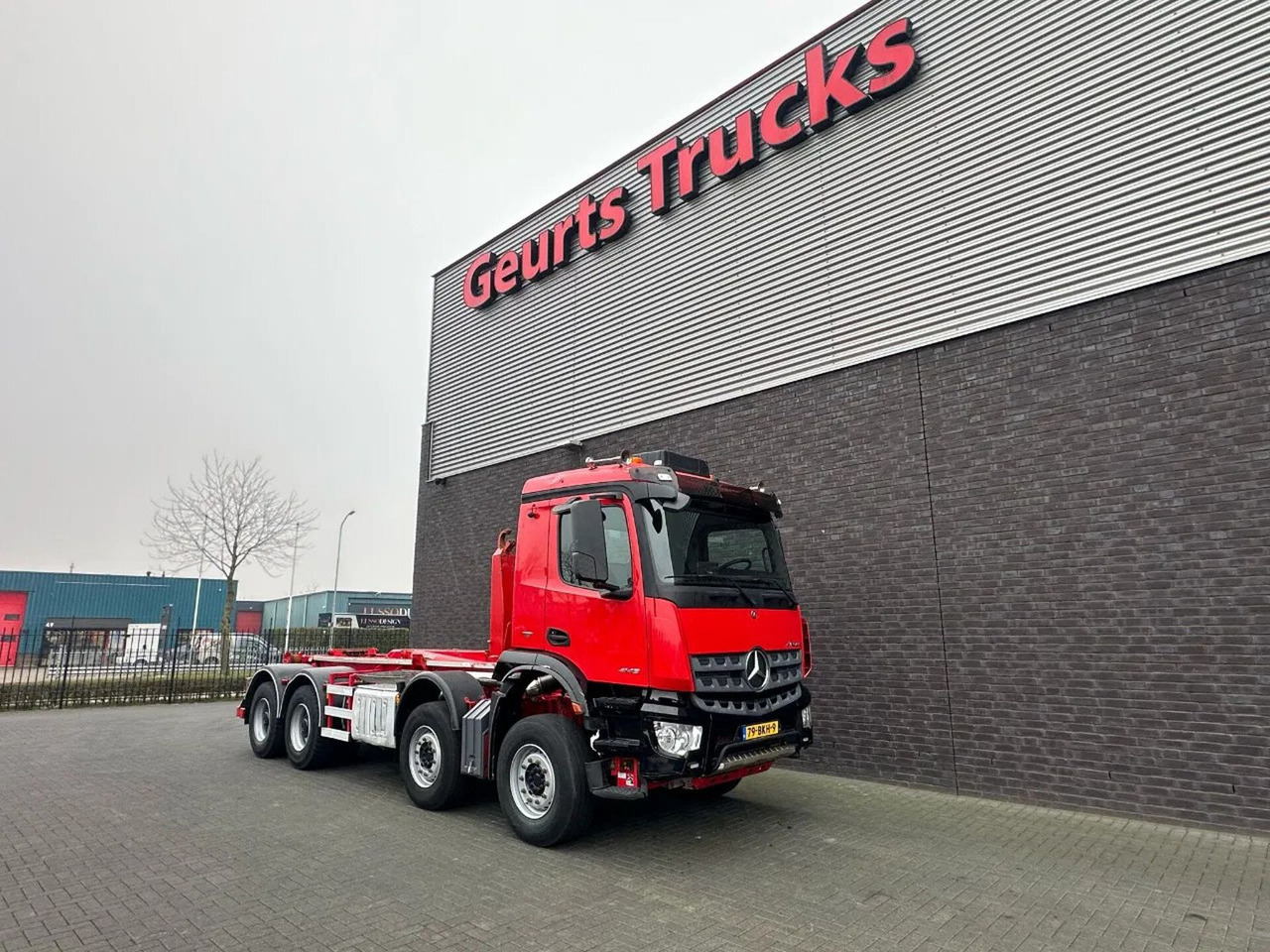 Mercedes-Benz Arocs 8X4 VDL S-30-6600 HAAKARMSYSTEEM/ABROLLKIP - Hákový nosič kontajnerov: obrázok 5 Mercedes-Benz Arocs 8X4 VDL S-30-6600 HAAKARMSYSTEEM/ABROLLKIP - Hákový nosič kontajnerov: obrázok 5