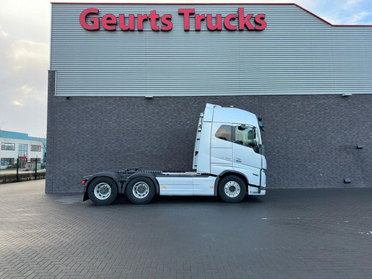 Volvo FH 16.750 6X4 TREKKER/TRACTOR/SZM EURO 6 HYDRAUL - Ťahač: obrázok 4 Volvo FH 16.750 6X4 TREKKER/TRACTOR/SZM EURO 6 HYDRAUL - Ťahač: obrázok 4