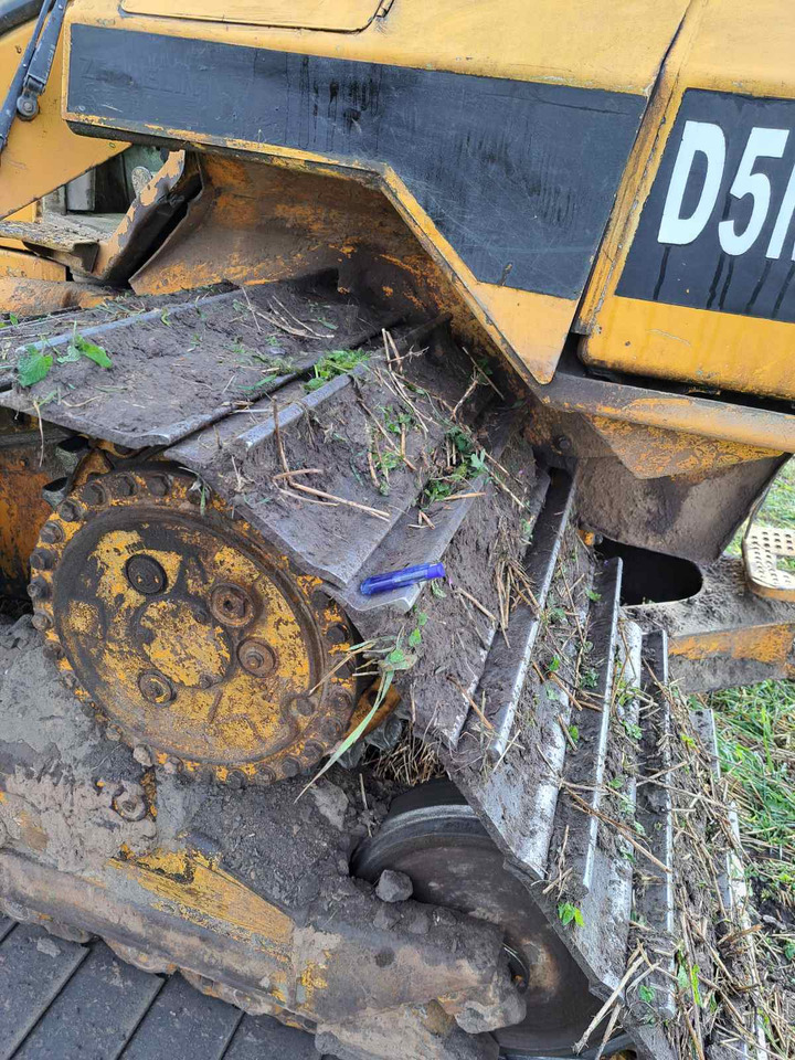 CATERPILLAR D5 M - Buldozér: obrázok 4 CATERPILLAR D5 M - Buldozér: obrázok 4