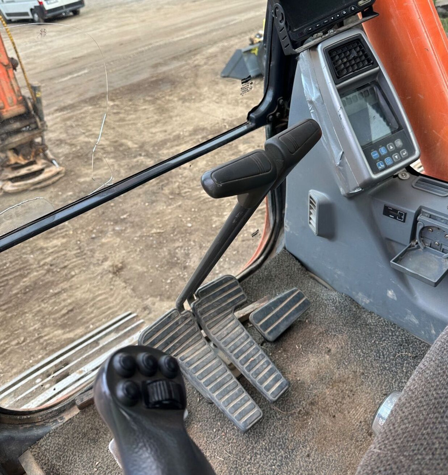 DOOSAN DX 225 LC - Pásové rýpadlo: obrázok 5 DOOSAN DX 225 LC - Pásové rýpadlo: obrázok 5