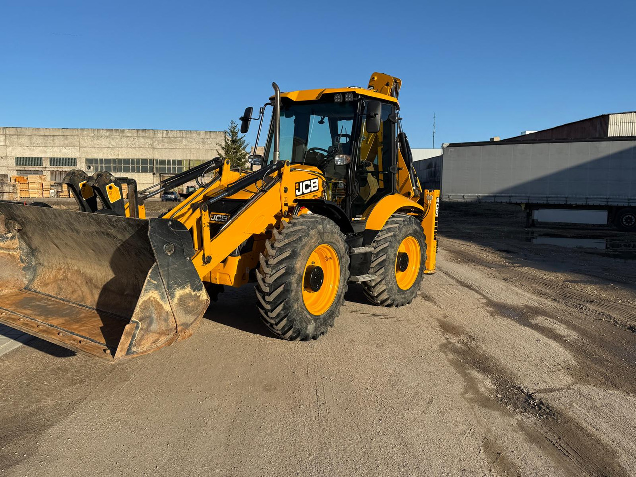 JCB 4cx jostic - Rýpadlo-nakladač: obrázok 2 JCB 4cx jostic - Rýpadlo-nakladač: obrázok 2