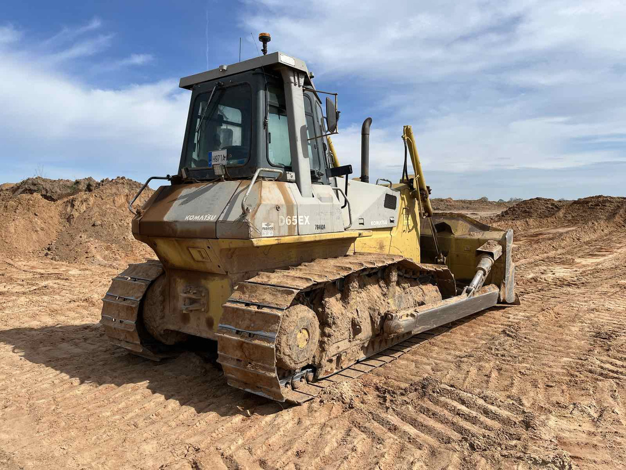 KOMATSU D65EX - Buldozér: obrázok 5 KOMATSU D65EX - Buldozér: obrázok 5