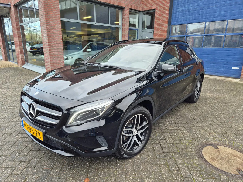 Mercedes-Benz GLA 200 AMG line Automaat prestige - Automobil: obrázok 1 Mercedes-Benz GLA 200 AMG line Automaat prestige - Automobil: obrázok 1