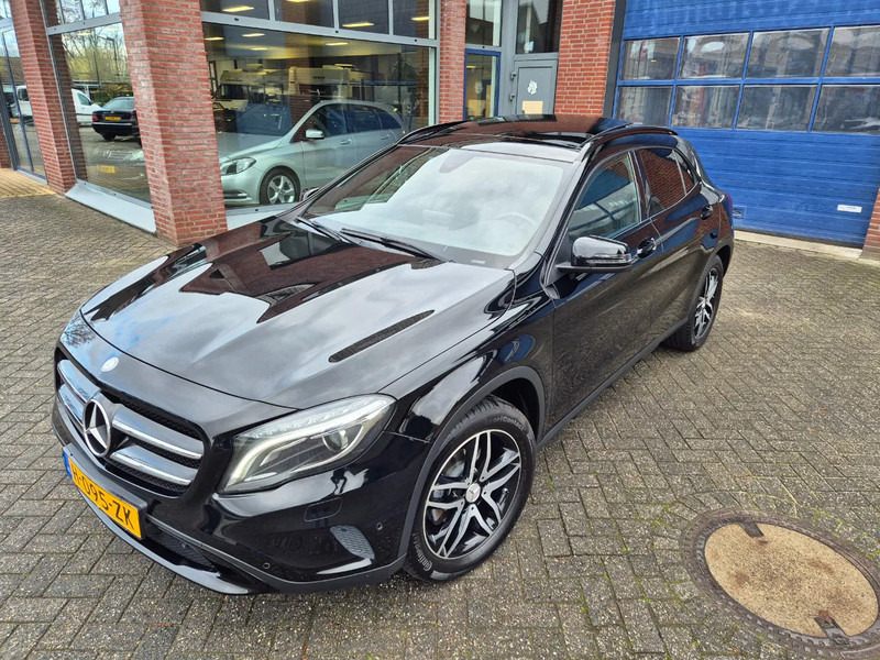 Mercedes-Benz GLA 200 AMG line Automaat prestige - Automobil: obrázok 2 Mercedes-Benz GLA 200 AMG line Automaat prestige - Automobil: obrázok 2