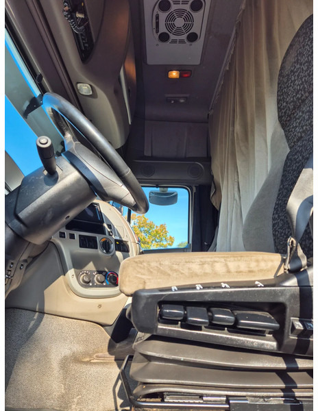 DAF XF 105-460pk .... only 618000km. - Ťahač: obrázok 4 DAF XF 105-460pk .... only 618000km. - Ťahač: obrázok 4
