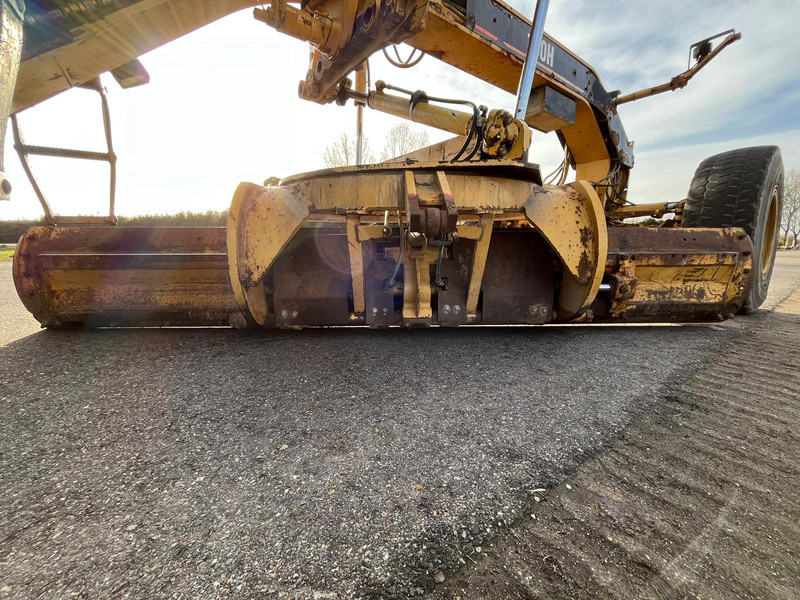 Zrovnávač Caterpillar 160H: obrázok 17