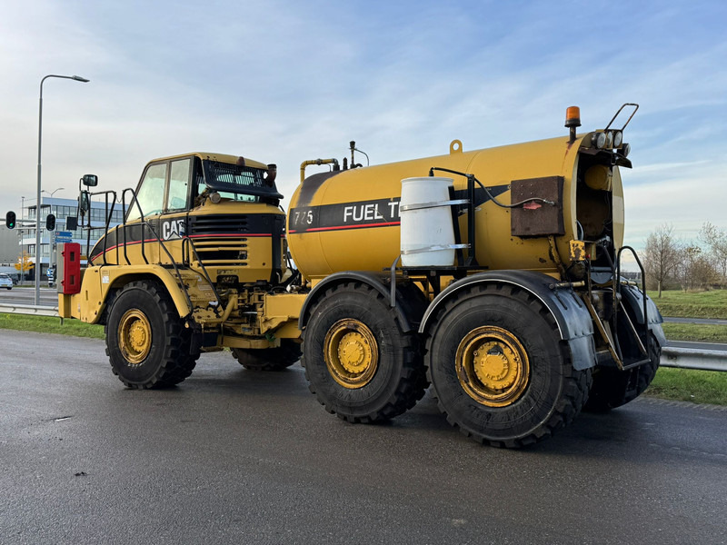 Caterpillar 725 Fuel truck - Cisternové vozidlo: obrázok 3 Caterpillar 725 Fuel truck - Cisternové vozidlo: obrázok 3