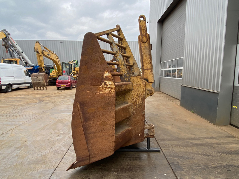 Caterpillar D9U Blade - Radlica: obrázok 5 Caterpillar D9U Blade - Radlica: obrázok 5
