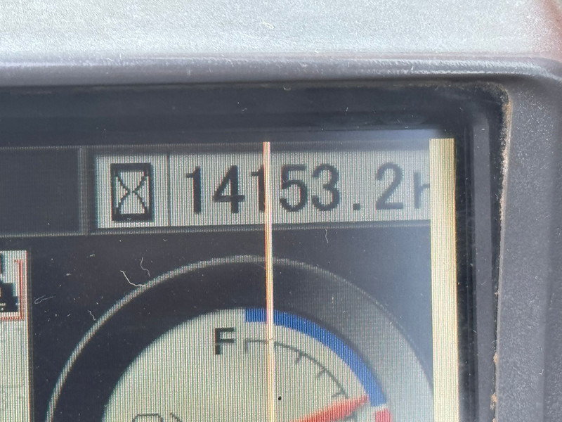 Pásové rýpadlo Hitachi ZX210LC-3: obrázok 13 Pásové rýpadlo Hitachi ZX210LC-3: obrázok 13