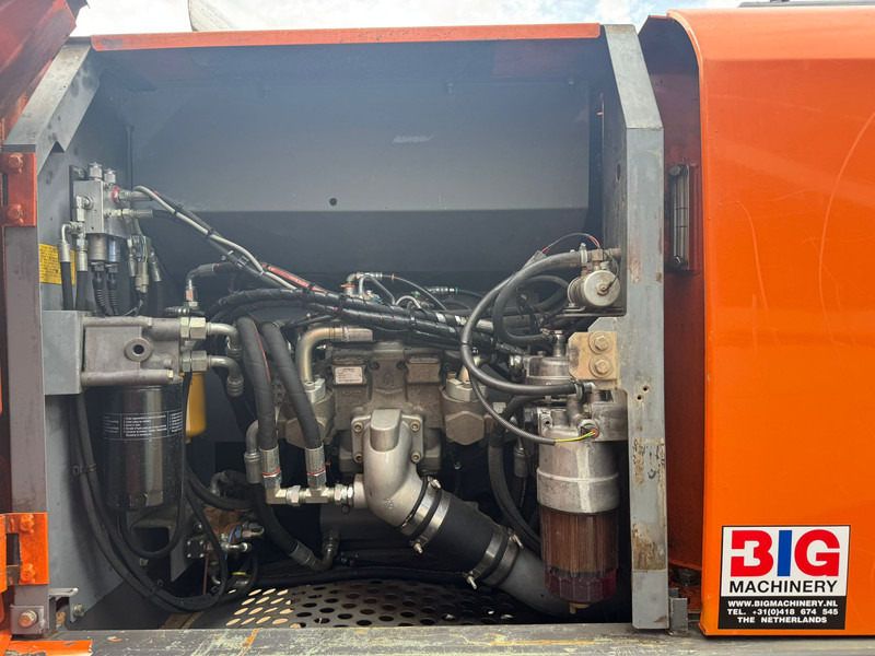 Pásové rýpadlo Hitachi ZX210LC-3: obrázok 20 Pásové rýpadlo Hitachi ZX210LC-3: obrázok 20