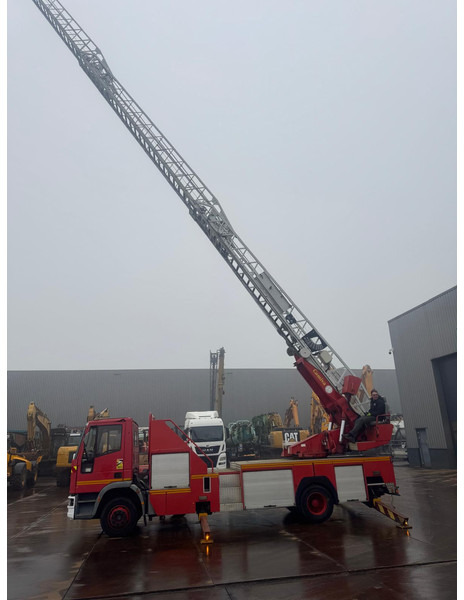 Hasičské vozidlo Iveco 130E23 4x2 Firetruck: obrázok 10 Hasičské vozidlo Iveco 130E23 4x2 Firetruck: obrázok 10