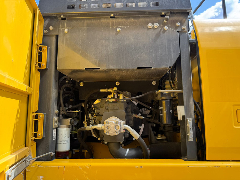 Kolesové rýpadlo Komatsu PW180-11: obrázok 19 Kolesové rýpadlo Komatsu PW180-11: obrázok 19