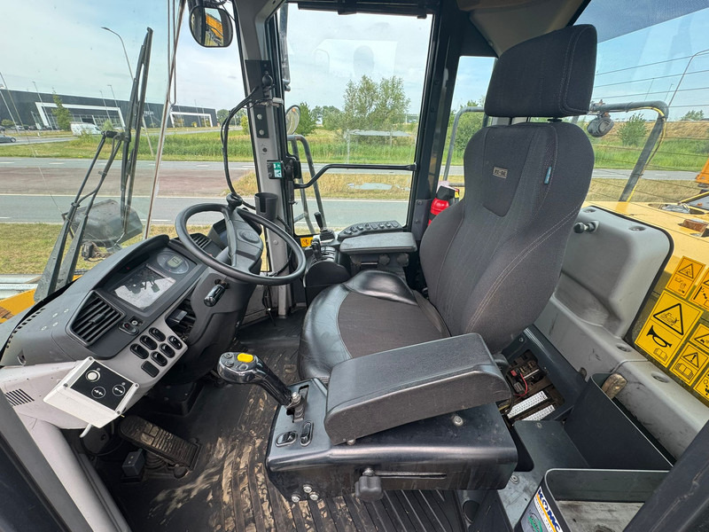 Leasing Komatsu WA500-8 Wheel Loader Komatsu WA500-8 Wheel Loader: obrázok 20 Leasing Komatsu WA500-8 Wheel Loader Komatsu WA500-8 Wheel Loader: obrázok 20