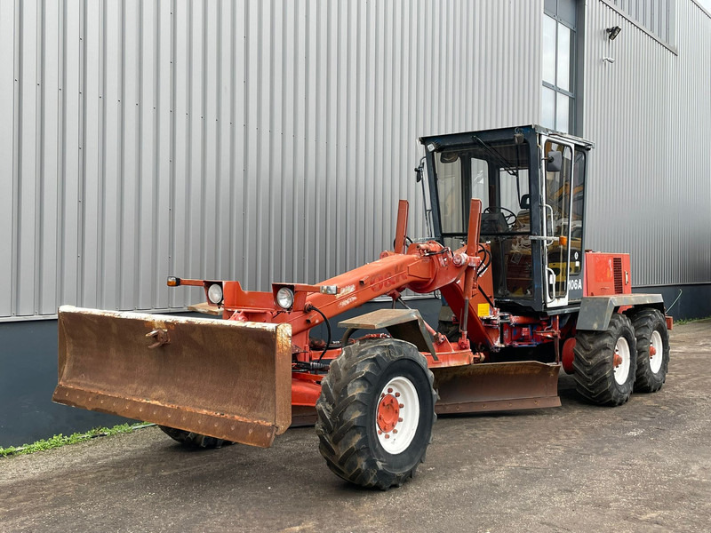 O & K F106A 6x6 Motor Grader - Zrovnávač: obrázok 2 O & K F106A 6x6 Motor Grader - Zrovnávač: obrázok 2
