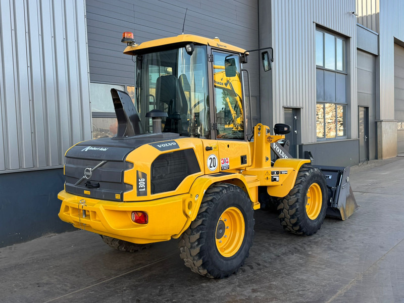 Volvo L30G - Kolesový nakladač: obrázok 4 Volvo L30G - Kolesový nakladač: obrázok 4