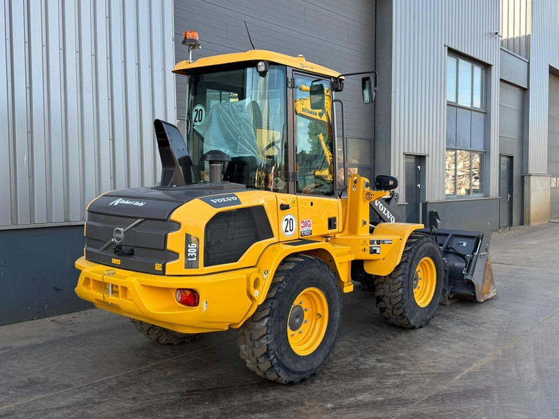 Volvo L30G - Kolesový nakladač: obrázok 5 Volvo L30G - Kolesový nakladač: obrázok 5