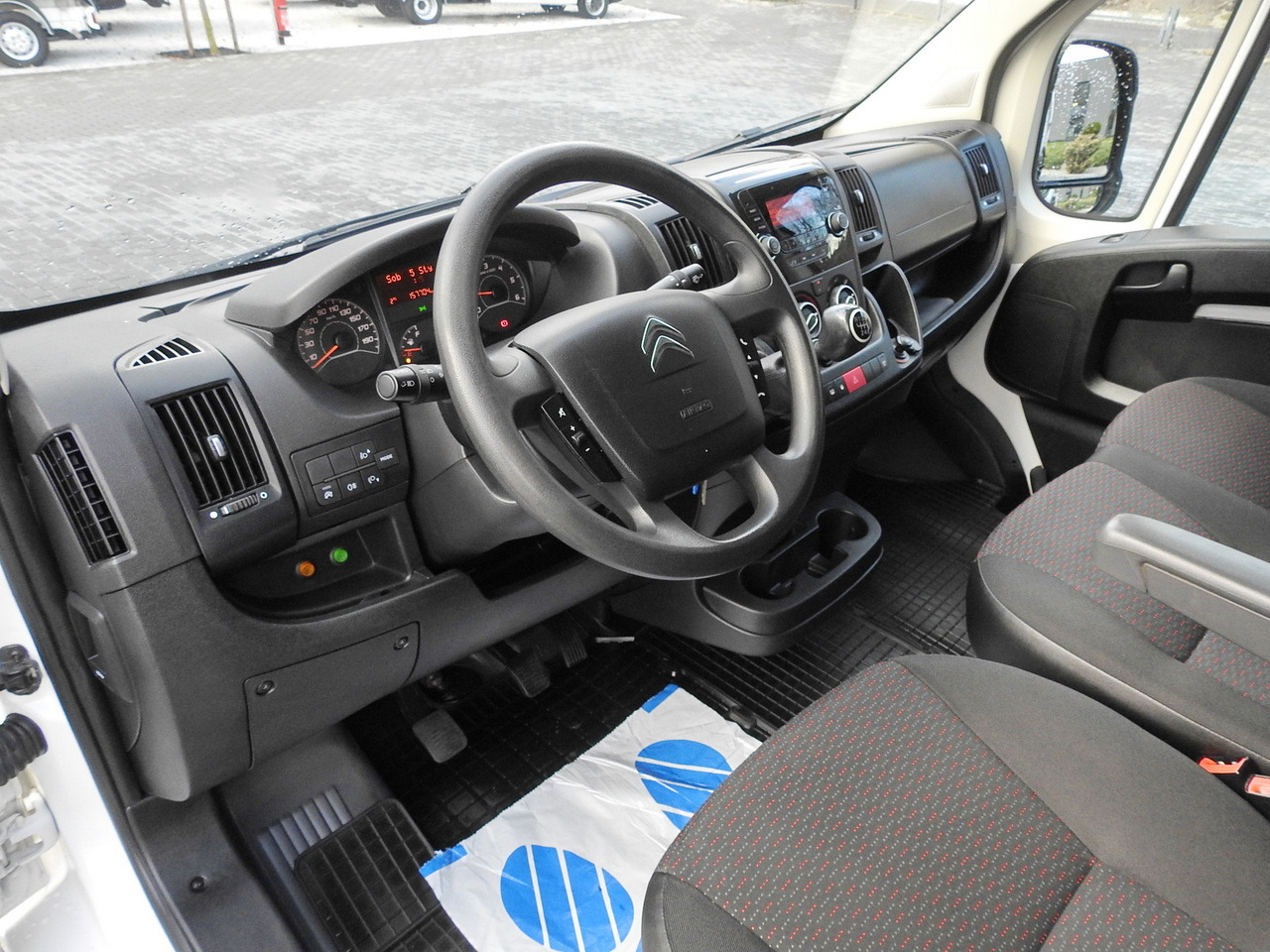 CITROEN JUMPER BOX DELIVERY VAN 6 SEATS AIR CONDITIONING 140HP - Furgon: obrázok 2 CITROEN JUMPER BOX DELIVERY VAN 6 SEATS AIR CONDITIONING 140HP - Furgon: obrázok 2