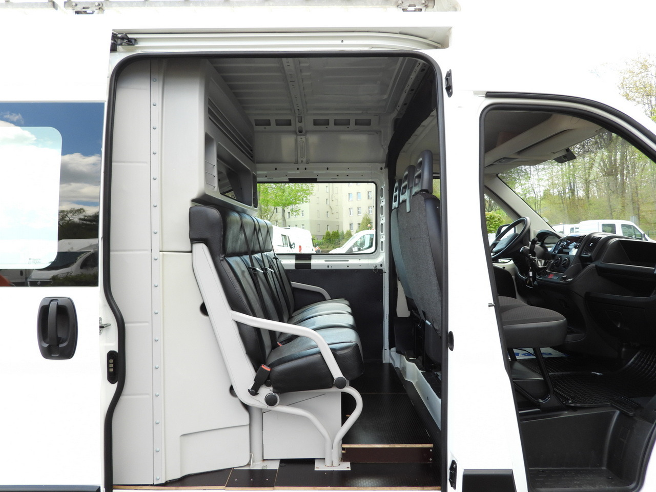 Furgon CITROEN JUMPER BOX DELIVERY VAN 7 SEATS CRUISE CONTROL 120HP: obrázok 38 Furgon CITROEN JUMPER BOX DELIVERY VAN 7 SEATS CRUISE CONTROL 120HP: obrázok 38