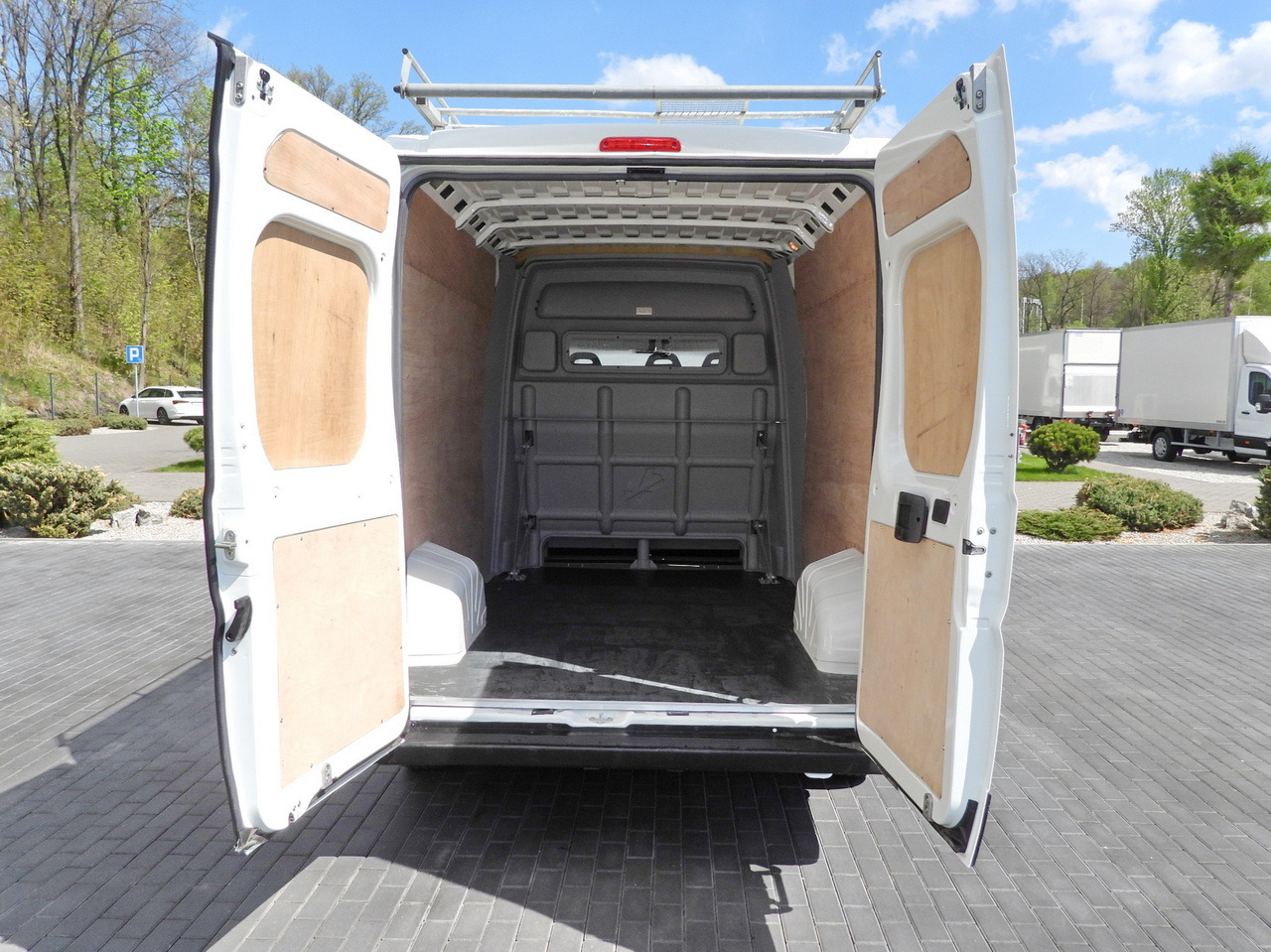 Furgon CITROEN JUMPER BOX DELIVERY VAN 7 SEATS CRUISE CONTROL 120HP: obrázok 12 Furgon CITROEN JUMPER BOX DELIVERY VAN 7 SEATS CRUISE CONTROL 120HP: obrázok 12