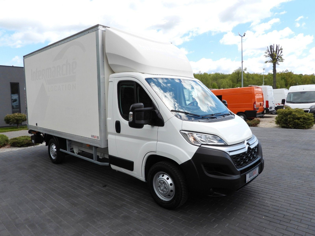 Citroën JUMPER KOFFER AUFZUG 8 PALETTEN TEMPOMAT NAVI Citroën JUMPER KOFFER AUFZUG 8 PALETTEN TEMPOMAT NAVI - Dodávka skriňová nadstavba: obrázok 4 Citroën JUMPER KOFFER AUFZUG 8 PALETTEN TEMPOMAT NAVI Citroën JUMPER KOFFER AUFZUG 8 PALETTEN TEMPOMAT NAVI - Dodávka skriňová nadstavba: obrázok 4