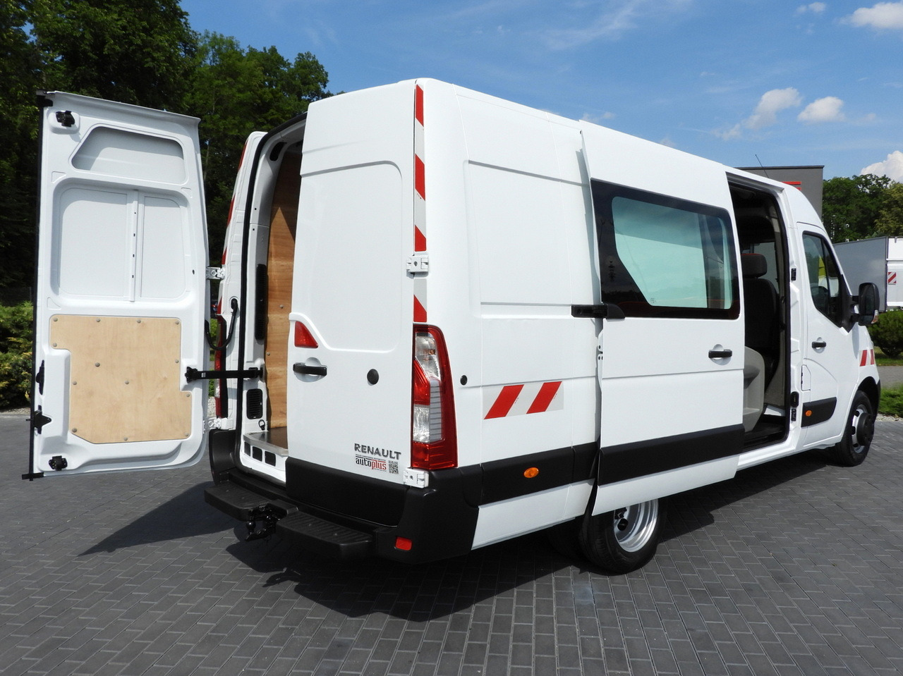 RENAULT MASTER BOX DELIVERY VAN 7 SEATS CRUISE CONTROL TWIN WHEELS AIR CONDITIONING 145HP - Dodávka: obrázok 3 RENAULT MASTER BOX DELIVERY VAN 7 SEATS CRUISE CONTROL TWIN WHEELS AIR CONDITIONING 145HP - Dodávka: obrázok 3