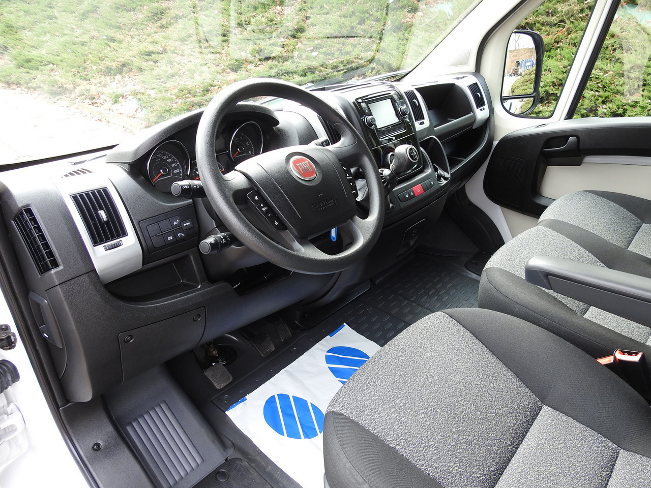 FIAT DUCATO BOX LIFT 8 PALLETS CRUISE CONTROL NAVIGATION AIR CONDITIONING LED LIGHTS 130HP - Dodávka skriňová nadstavba: obrázok 2 FIAT DUCATO BOX LIFT 8 PALLETS CRUISE CONTROL NAVIGATION AIR CONDITIONING LED LIGHTS 130HP - Dodávka skriňová nadstavba: obrázok 2