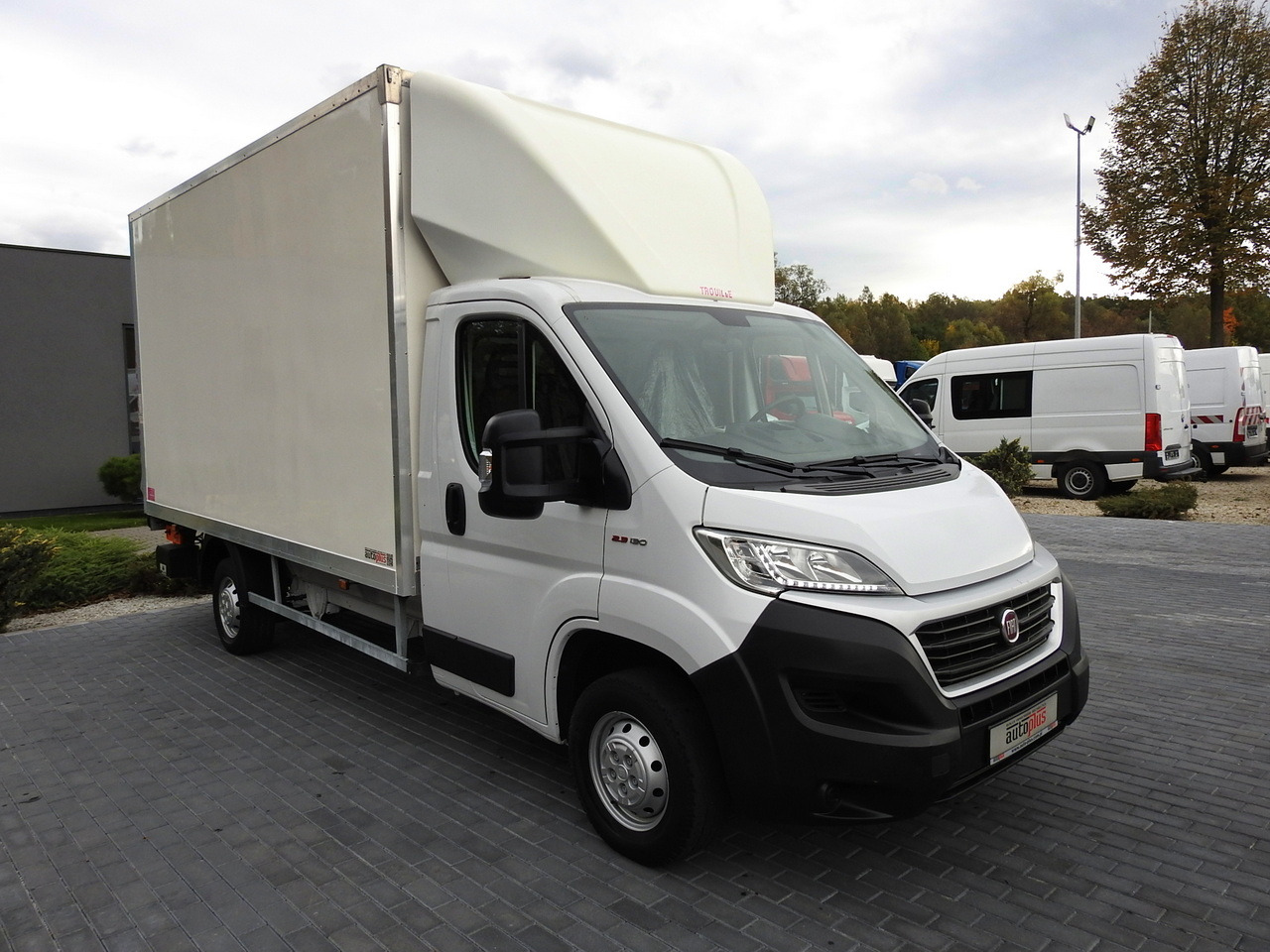 FIAT DUCATO BOX LIFT 8 PALLETS CRUISE CONTROL NAVIGATION AIR CONDITIONING LED LIGHTS 130HP - Dodávka skriňová nadstavba: obrázok 4 FIAT DUCATO BOX LIFT 8 PALLETS CRUISE CONTROL NAVIGATION AIR CONDITIONING LED LIGHTS 130HP - Dodávka skriňová nadstavba: obrázok 4