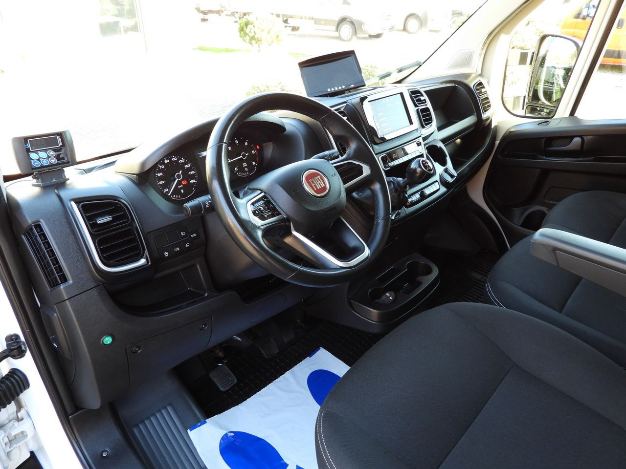 FIAT DUCATO REGRIGERATOR BOX -5*C HEATING FUNCTION AIR CONDITIONING 140HP - Chladiarenská dodávka: obrázok 2 FIAT DUCATO REGRIGERATOR BOX -5*C HEATING FUNCTION AIR CONDITIONING 140HP - Chladiarenská dodávka: obrázok 2