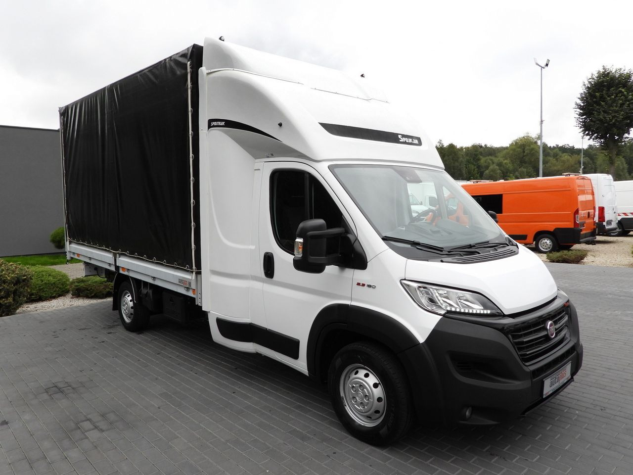 FIAT DUCATO TARPAULIN 9 PALLETS CRUISE CONTROL LED LIGHTS PNEUMATICS AIR CONDITIONING 180HP - Plachtová dodávka: obrázok 4 FIAT DUCATO TARPAULIN 9 PALLETS CRUISE CONTROL LED LIGHTS PNEUMATICS AIR CONDITIONING 180HP - Plachtová dodávka: obrázok 4