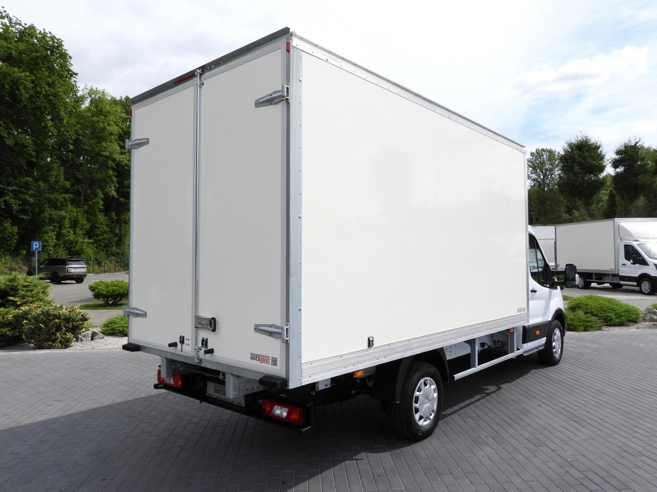 FORD TRANSIT BOX 8 PALLETS CRUISE CONTROL AIR CONDITIONING  130HP - Chladiarenská dodávka: obrázok 3 FORD TRANSIT BOX 8 PALLETS CRUISE CONTROL AIR CONDITIONING  130HP - Chladiarenská dodávka: obrázok 3