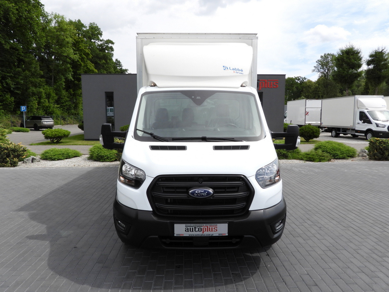 FORD TRANSIT BOX 8 PALLETS CRUISE CONTROL AIR CONDITIONING  130HP - Chladiarenská dodávka: obrázok 5 FORD TRANSIT BOX 8 PALLETS CRUISE CONTROL AIR CONDITIONING  130HP - Chladiarenská dodávka: obrázok 5