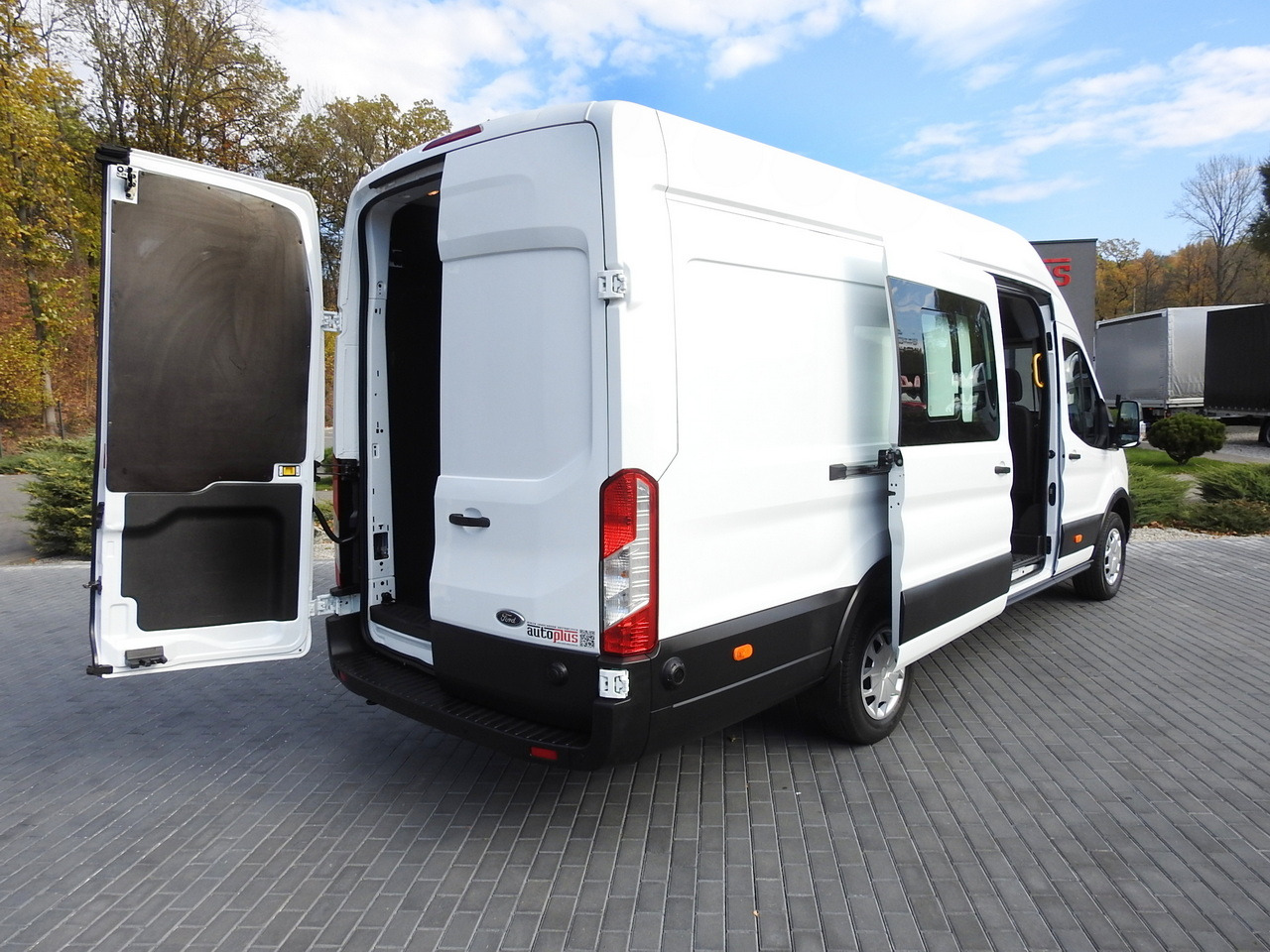 FORD TRANSIT BOX DELIVERY VAN 6 SEATS CRUISE CONTROL AIR CONDITIONING LED LIGHTS  130HP - Furgon: obrázok 3 FORD TRANSIT BOX DELIVERY VAN 6 SEATS CRUISE CONTROL AIR CONDITIONING LED LIGHTS  130HP - Furgon: obrázok 3
