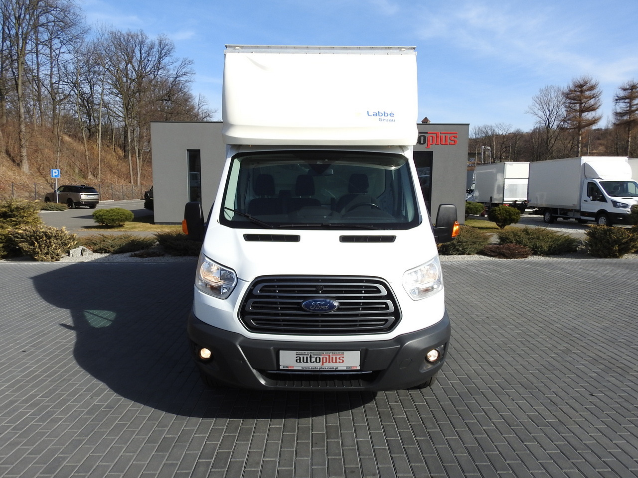 FORD TRANSIT BOX LIFT 8 PALLETS CRUISE CONTROL LED LIGHTS TWIN WHEELS AIR CONDITIONING 170HP - Dodávka skriňová nadstavba: obrázok 5 FORD TRANSIT BOX LIFT 8 PALLETS CRUISE CONTROL LED LIGHTS TWIN WHEELS AIR CONDITIONING 170HP - Dodávka skriňová nadstavba: obrázok 5