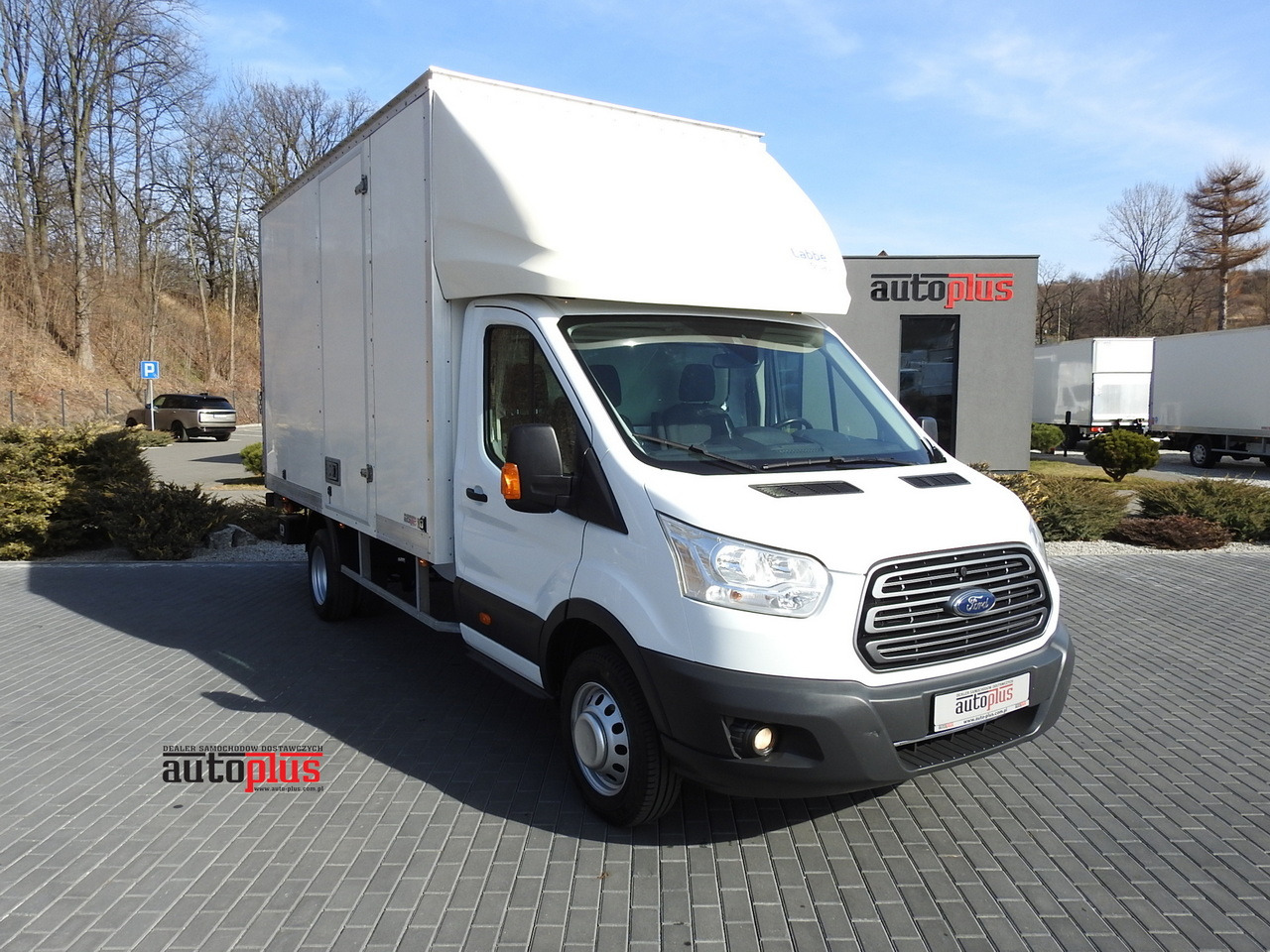 FORD TRANSIT  BOX LIFT 8 PALLETS CRUISE CONTROL LED LIGHTS TWIN WHEELS AIR CONDITIONING  170HP - Chladiarenská dodávka: obrázok 1 FORD TRANSIT  BOX LIFT 8 PALLETS CRUISE CONTROL LED LIGHTS TWIN WHEELS AIR CONDITIONING  170HP - Chladiarenská dodávka: obrázok 1