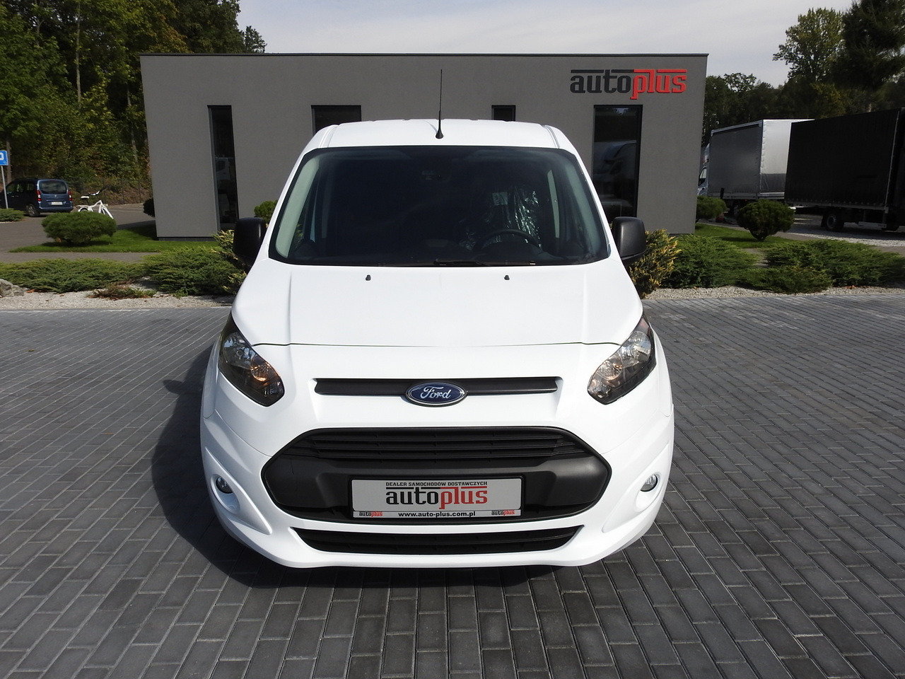 FORD TRANSIT CONNECT VAN CRUISE CONTROL NAVIGATION AIR CONDITIONING  100HP - Furgon: obrázok 5 FORD TRANSIT CONNECT VAN CRUISE CONTROL NAVIGATION AIR CONDITIONING  100HP - Furgon: obrázok 5