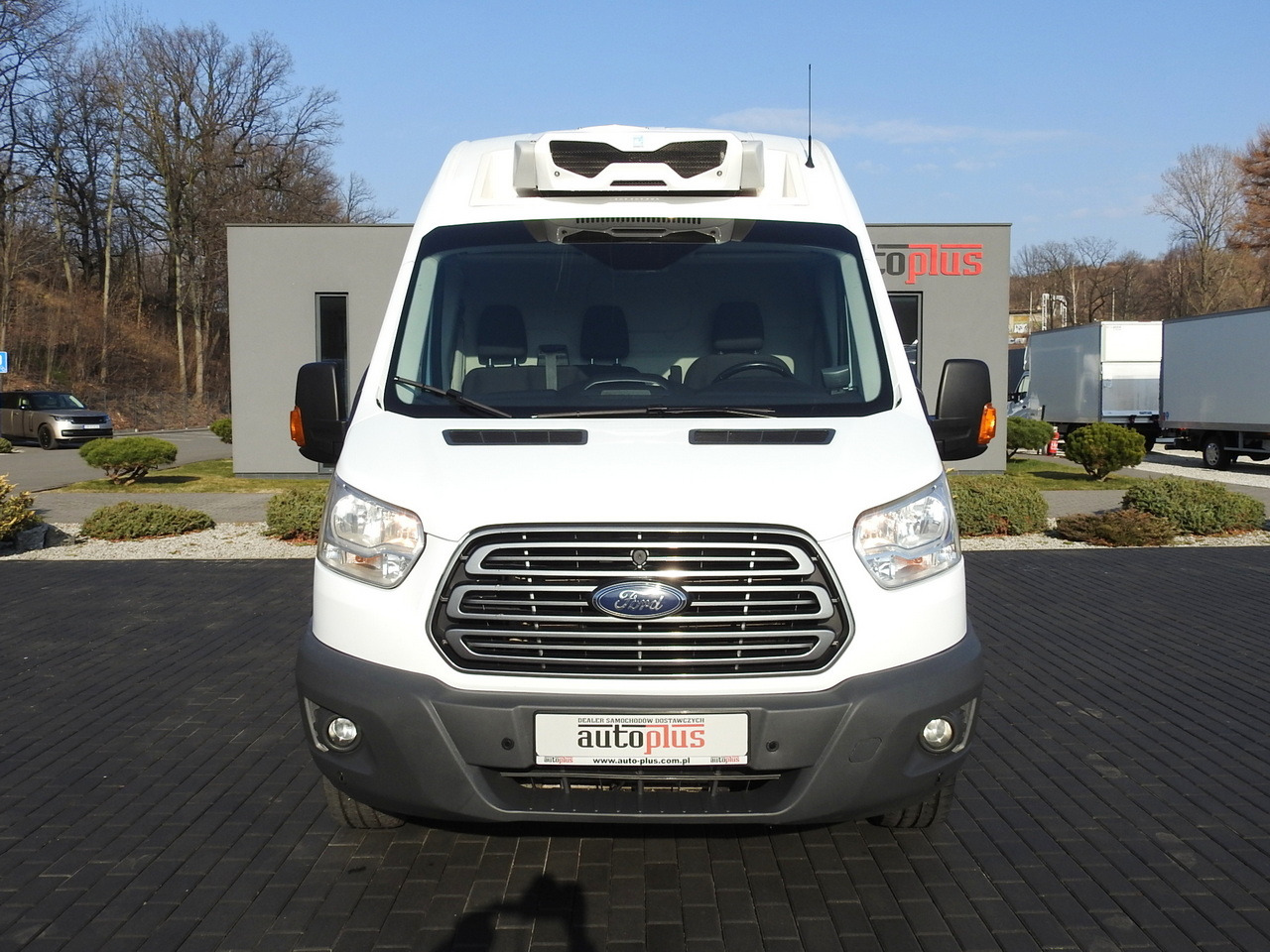 FORD TRANSIT REFRIGERATOR VAN 0°C HEATING FUNCTION CRUISE CONTROL LED LIGHTS AIR CONDITIONING 130HP - Chladiarenská dodávka: obrázok 5 FORD TRANSIT REFRIGERATOR VAN 0°C HEATING FUNCTION CRUISE CONTROL LED LIGHTS AIR CONDITIONING 130HP - Chladiarenská dodávka: obrázok 5