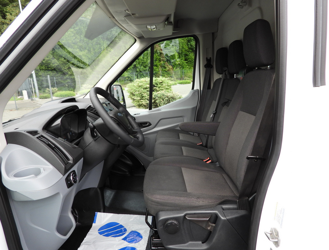 Chladiarenská dodávka FORD TRANSIT REFRIGERATOR VAN 5*C AIR CONDITIONING 105HP: obrázok 25 Chladiarenská dodávka FORD TRANSIT REFRIGERATOR VAN 5*C AIR CONDITIONING 105HP: obrázok 25