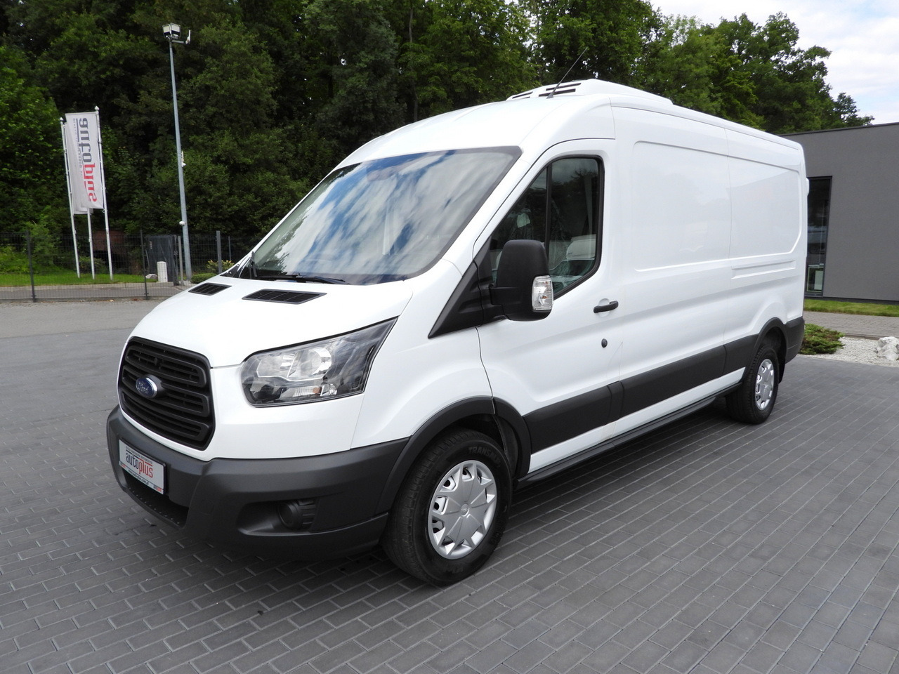 Chladiarenská dodávka FORD TRANSIT REFRIGERATOR VAN 5*C AIR CONDITIONING 105HP: obrázok 6 Chladiarenská dodávka FORD TRANSIT REFRIGERATOR VAN 5*C AIR CONDITIONING 105HP: obrázok 6