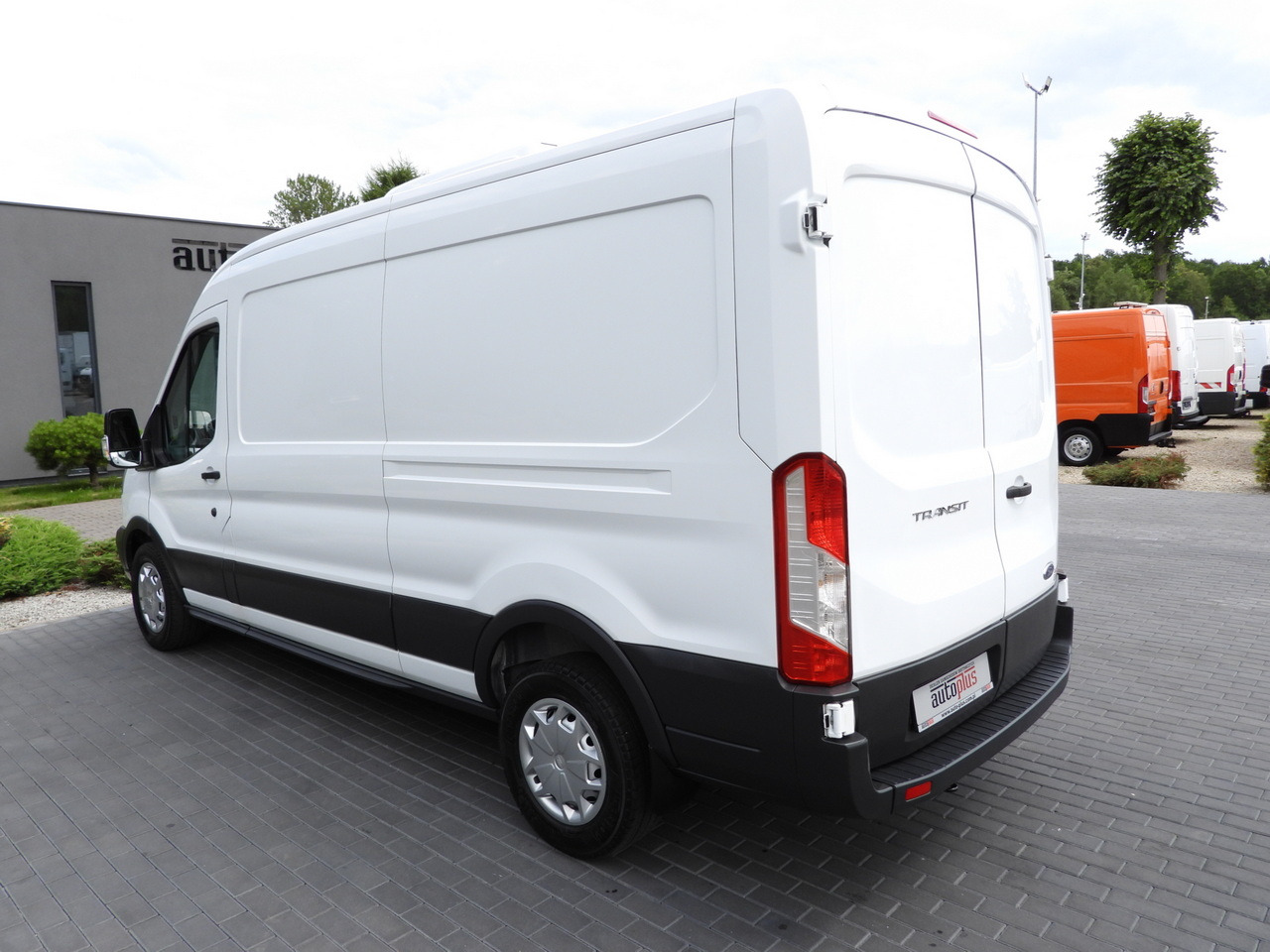 Chladiarenská dodávka FORD TRANSIT REFRIGERATOR VAN 5*C AIR CONDITIONING 105HP: obrázok 10 Chladiarenská dodávka FORD TRANSIT REFRIGERATOR VAN 5*C AIR CONDITIONING 105HP: obrázok 10