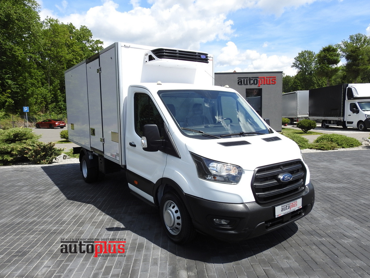 FORD TRANSIT REGRIGERATOR BOX 0*C POWER SUPPLY 230V CRUISE CONTROL AIR CONDITIONING TWIN WHEELS 170HP - Chladiarenská dodávka: obrázok 1 FORD TRANSIT REGRIGERATOR BOX 0*C POWER SUPPLY 230V CRUISE CONTROL AIR CONDITIONING TWIN WHEELS 170HP - Chladiarenská dodávka: obrázok 1
