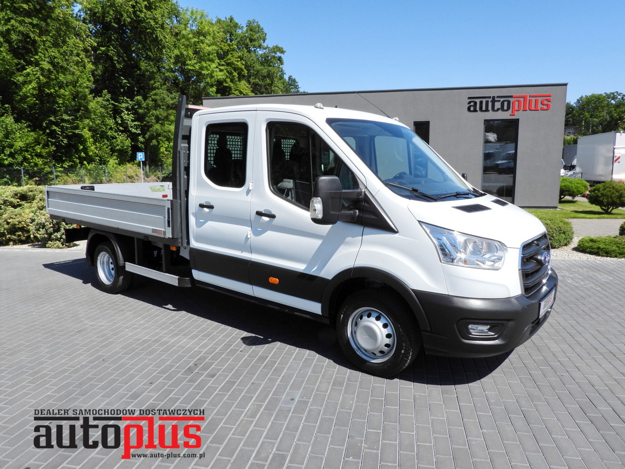 FORD TRANSIT STAKE BODY DOUBLE CABIN DOKA 7 SEATS TWIN WHEELS AIR CONDITIONING 130HP - Dodávkа s dvojitou kabínou: obrázok 1 FORD TRANSIT STAKE BODY DOUBLE CABIN DOKA 7 SEATS TWIN WHEELS AIR CONDITIONING 130HP - Dodávkа s dvojitou kabínou: obrázok 1