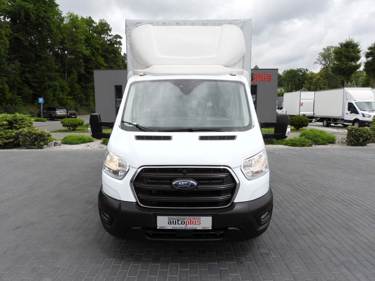 FORD TRANSIT TARPAULIN 8 PALLETS CRUISE CONTROL LED LIGHTS TWIN WHEELS AIR CONDITIONING 130HP - Plachtová dodávka: obrázok 5 FORD TRANSIT TARPAULIN 8 PALLETS CRUISE CONTROL LED LIGHTS TWIN WHEELS AIR CONDITIONING 130HP - Plachtová dodávka: obrázok 5