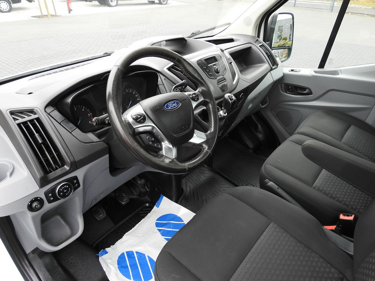 FORD TRANSIT TIPPER CRUISE CONTROL AIR CONDITIONING TWIN WHEELS 170HP - Dodávka sklápač: obrázok 2 FORD TRANSIT TIPPER CRUISE CONTROL AIR CONDITIONING TWIN WHEELS 170HP - Dodávka sklápač: obrázok 2