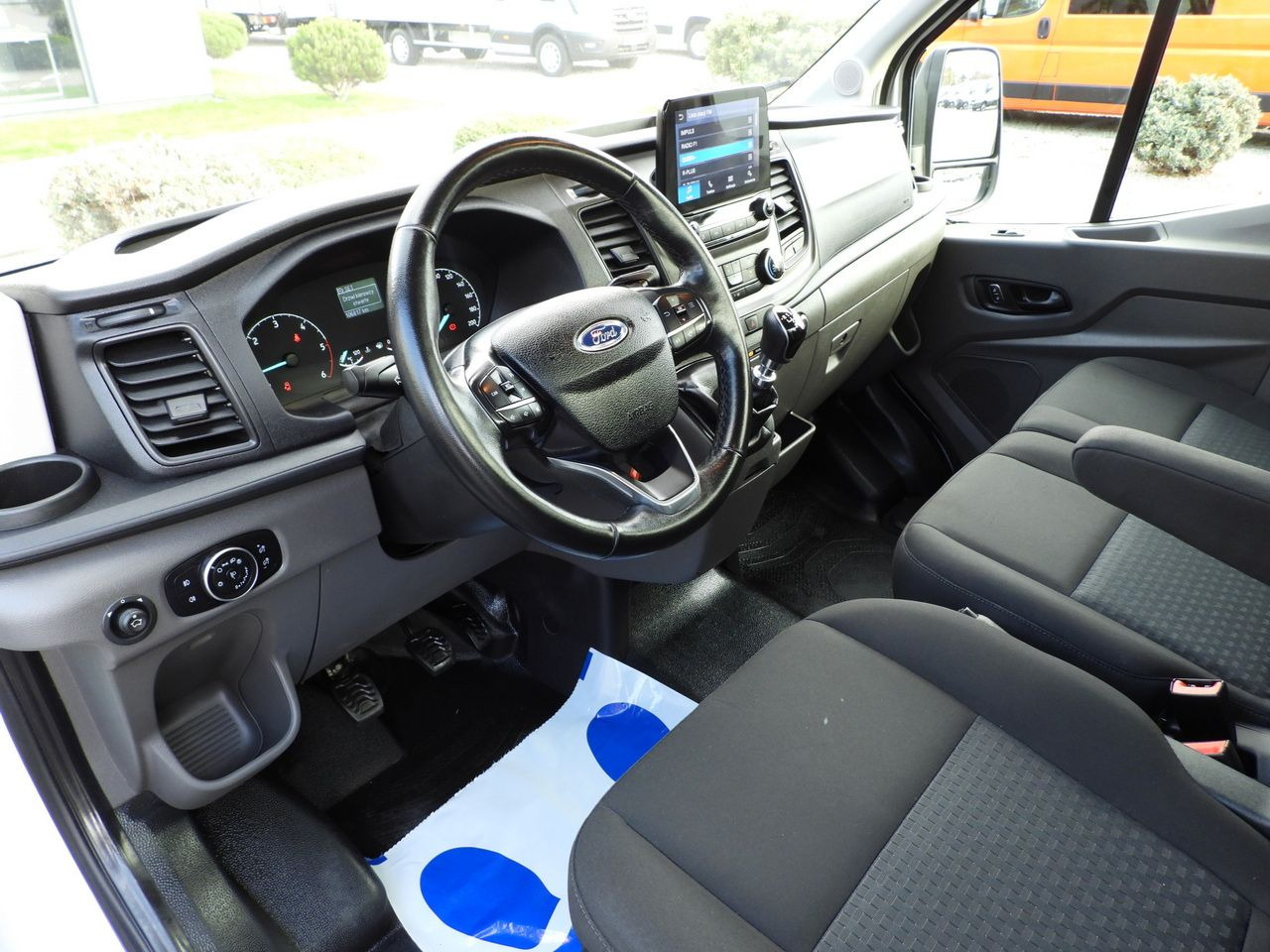 FORD TRANSIT TIPPER CRUISE CONTROL LED LIGHTS TWIN WHEELS AIR CONDITIONING 130HP - Dodávka sklápač: obrázok 2 FORD TRANSIT TIPPER CRUISE CONTROL LED LIGHTS TWIN WHEELS AIR CONDITIONING 130HP - Dodávka sklápač: obrázok 2