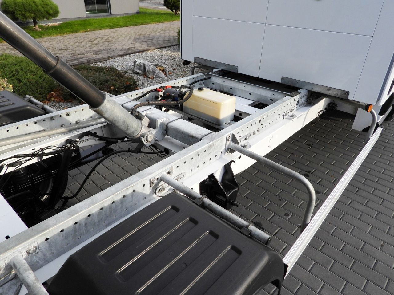 Dodávka sklápač FORD TRANSIT TIPPER CRUISE CONTROL LED LIGHTS TWIN WHEELS AIR CONDITIONING 130HP: obrázok 23 Dodávka sklápač FORD TRANSIT TIPPER CRUISE CONTROL LED LIGHTS TWIN WHEELS AIR CONDITIONING 130HP: obrázok 23