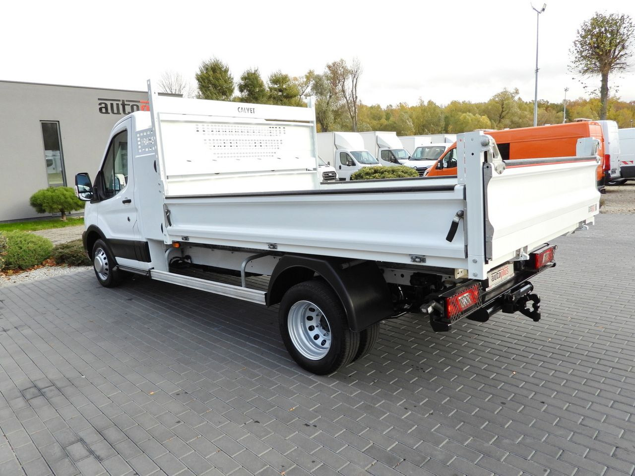 Dodávka sklápač FORD TRANSIT TIPPER CRUISE CONTROL LED LIGHTS TWIN WHEELS AIR CONDITIONING 130HP: obrázok 10 Dodávka sklápač FORD TRANSIT TIPPER CRUISE CONTROL LED LIGHTS TWIN WHEELS AIR CONDITIONING 130HP: obrázok 10