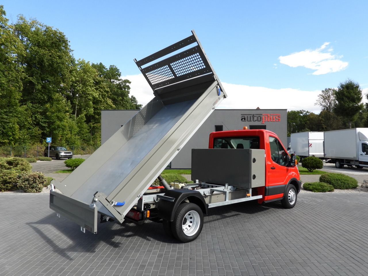 FORD TRANSIT TIPPER CRUISE CONTROL LED LIGHTS TWIN WHEELS AIR CONDITIONING  170HP - Dodávka sklápač: obrázok 3 FORD TRANSIT TIPPER CRUISE CONTROL LED LIGHTS TWIN WHEELS AIR CONDITIONING  170HP - Dodávka sklápač: obrázok 3