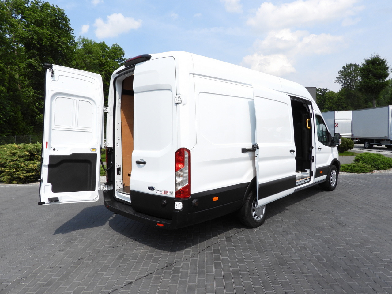 FORD TRANSIT  VAN CRUISE CONTROL LED LIGHTS AIR CONDITIONING  130HP - Furgon: obrázok 3 FORD TRANSIT  VAN CRUISE CONTROL LED LIGHTS AIR CONDITIONING  130HP - Furgon: obrázok 3