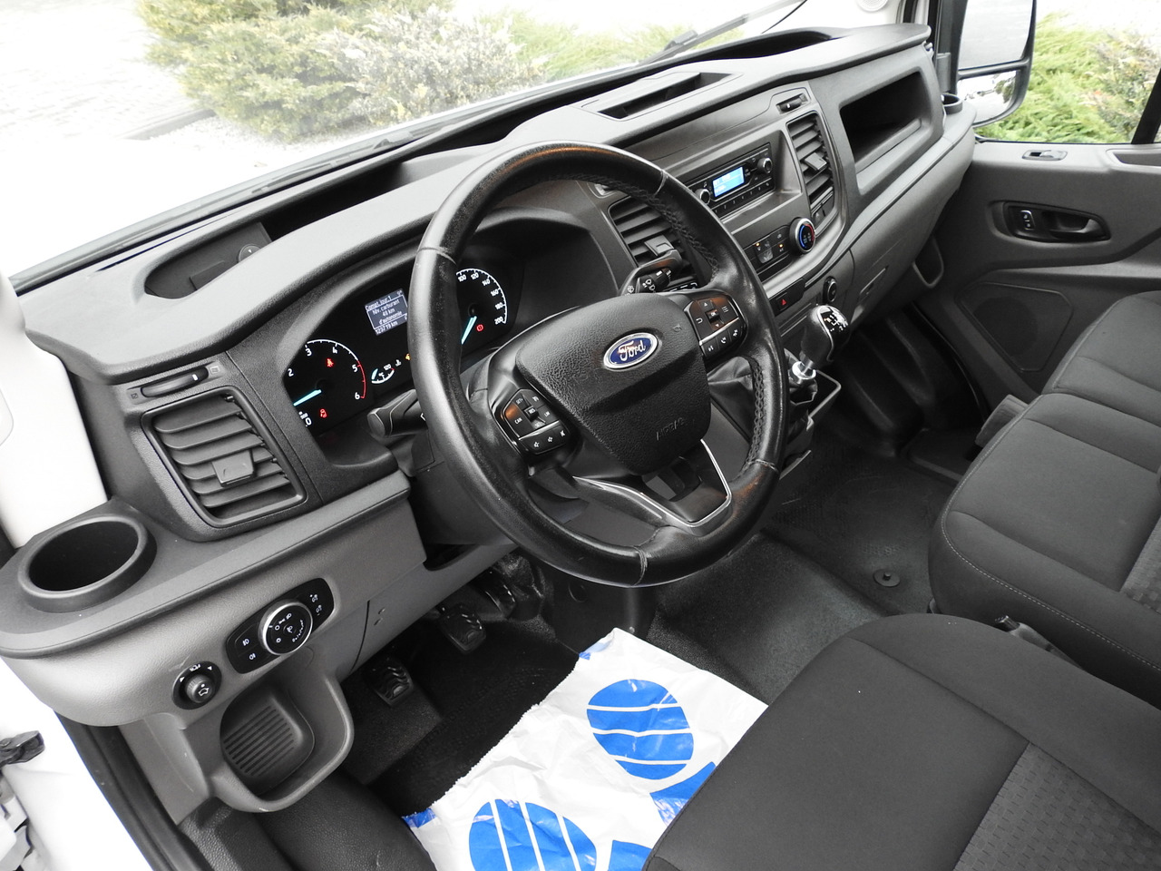 Ford TRANSIT KASTENWAGEN DOPPELKABINE 6 SITZE - Furgon, Dodávkа s dvojitou kabínou: obrázok 2 Ford TRANSIT KASTENWAGEN DOPPELKABINE 6 SITZE - Furgon, Dodávkа s dvojitou kabínou: obrázok 2