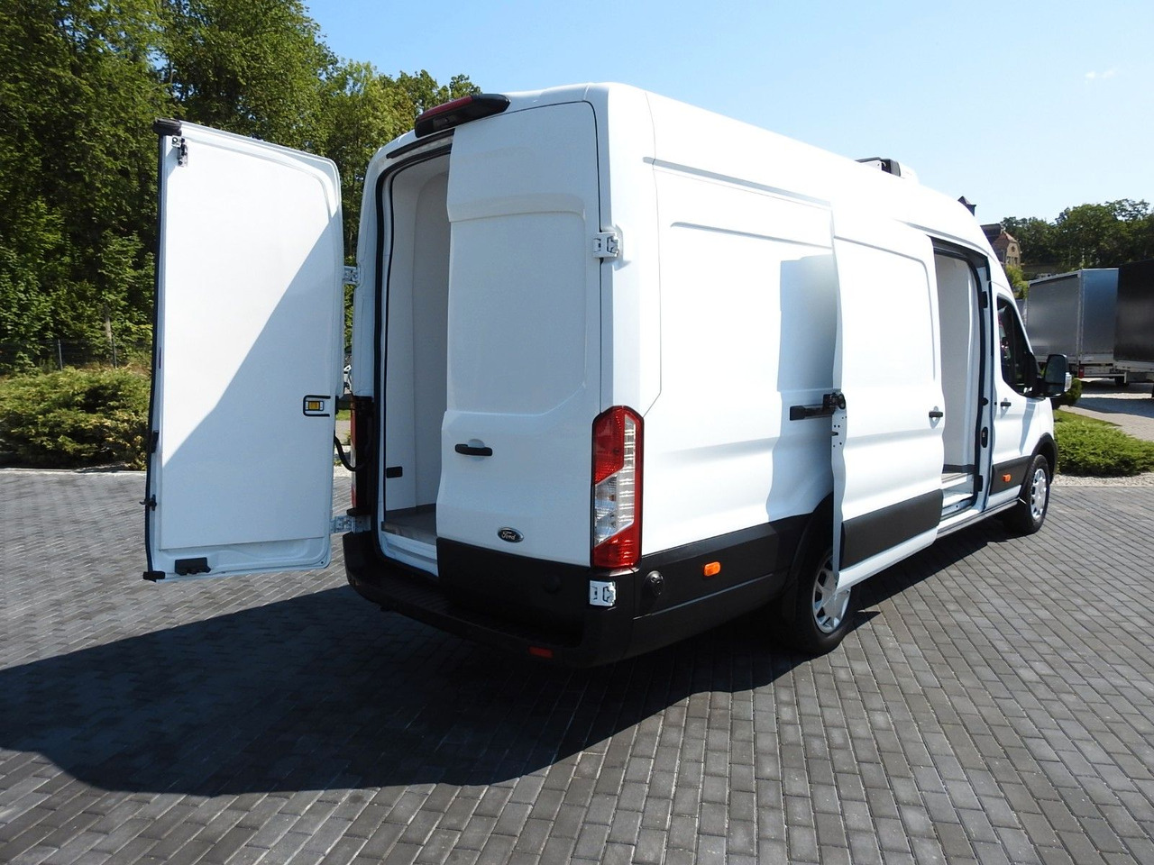 Ford TRANSIT KÜHLKASTENWAGEN 0*C HEIZFUNKTION Ford TRANSIT KÜHLKASTENWAGEN 0*C HEIZFUNKTION - Chladiarenská dodávka: obrázok 3 Ford TRANSIT KÜHLKASTENWAGEN 0*C HEIZFUNKTION Ford TRANSIT KÜHLKASTENWAGEN 0*C HEIZFUNKTION - Chladiarenská dodávka: obrázok 3